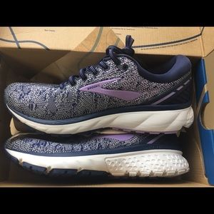 Brooks Ghost 11 Running Shoe Size 8.5